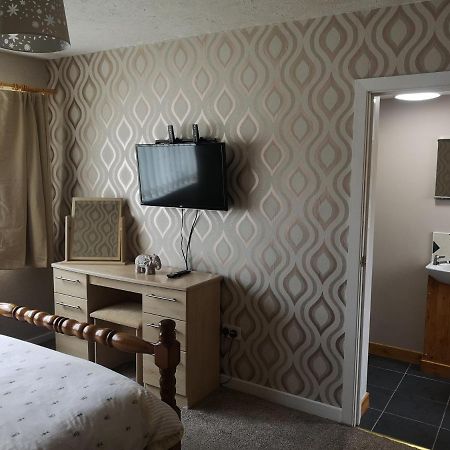 En-Suite Bedroom In A Quiet Bungalow ポルスマドグ エクステリア 写真